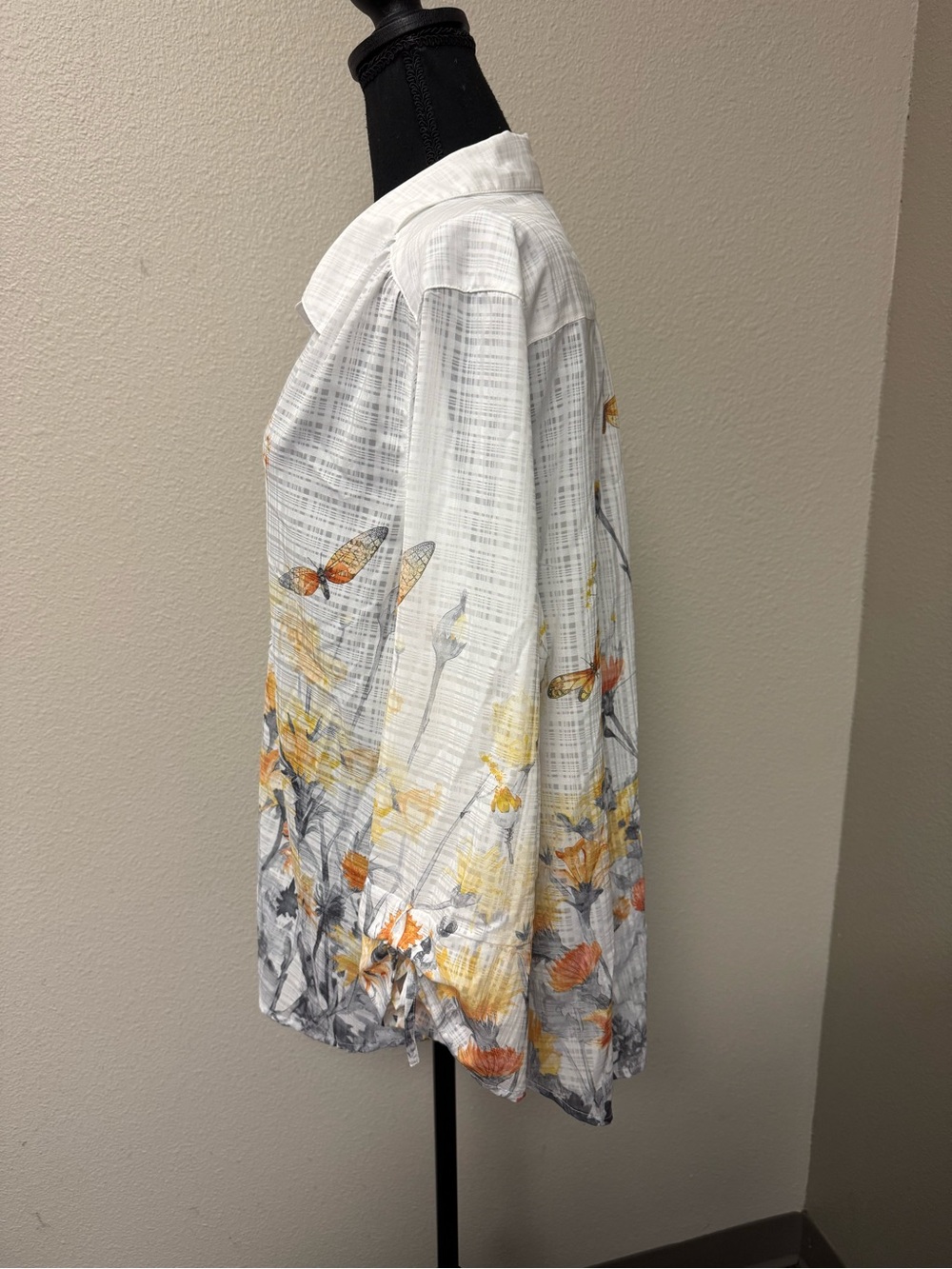 Alfred Dunner Floral Butterfly Button Shirt Large White Roll Tab Blouse EUC - Picture 5 of 10